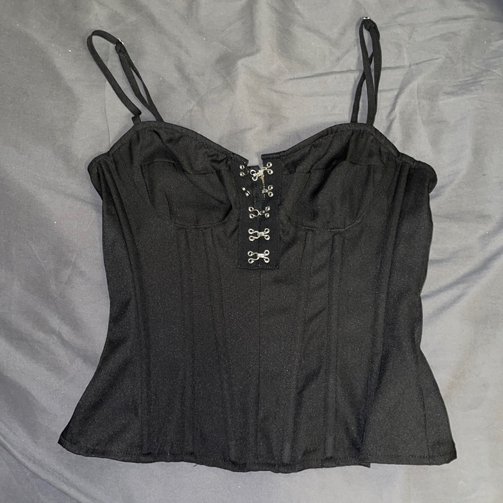 PRETTYLITTLETHING Black Corset with button-up hooks which can be opened/closed